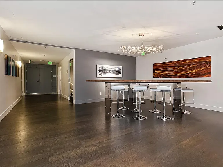 555 4th St #909 — Photo 22