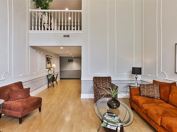 3rd image of 550 Coeur De Royale Dr APT 303