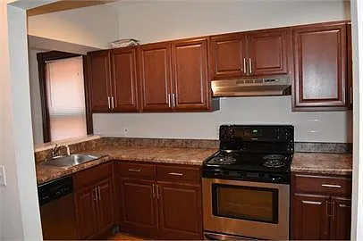 109 Wethersfield Ave Photo 1