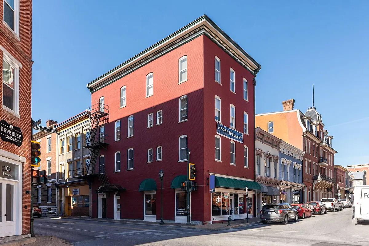 Building Photo - 19 E Johnson St #4