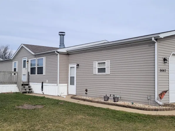 5642 Rockport Rd, Loves Park, IL 61111