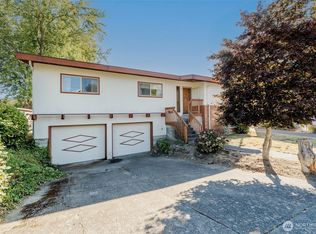 3609 SW Holden St, Seattle, WA 98126