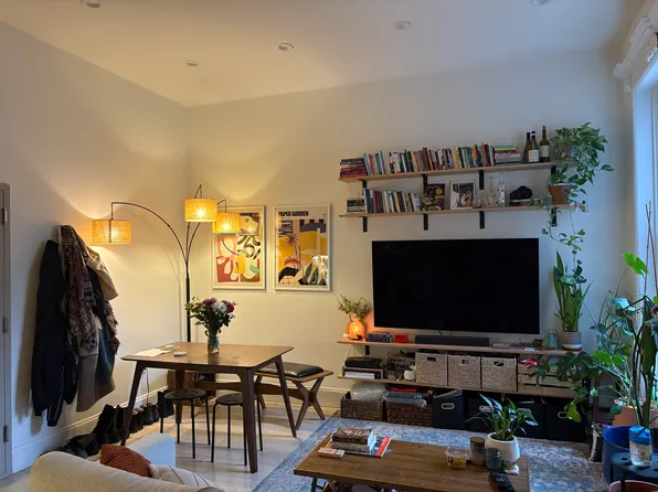 253 Jefferson Avenue image 1 of 8