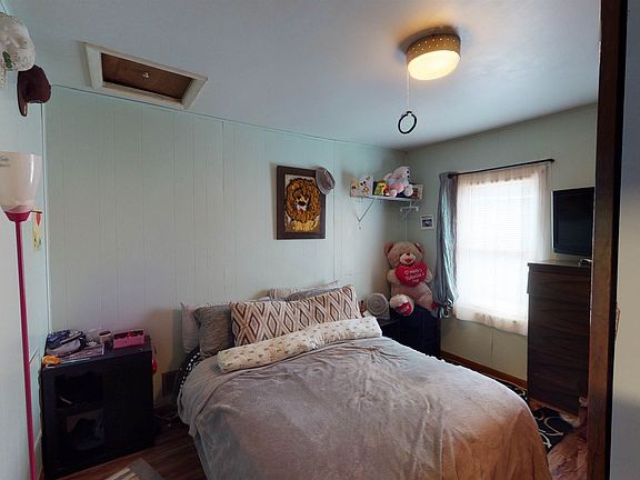4th image of 107 S Rebecca St