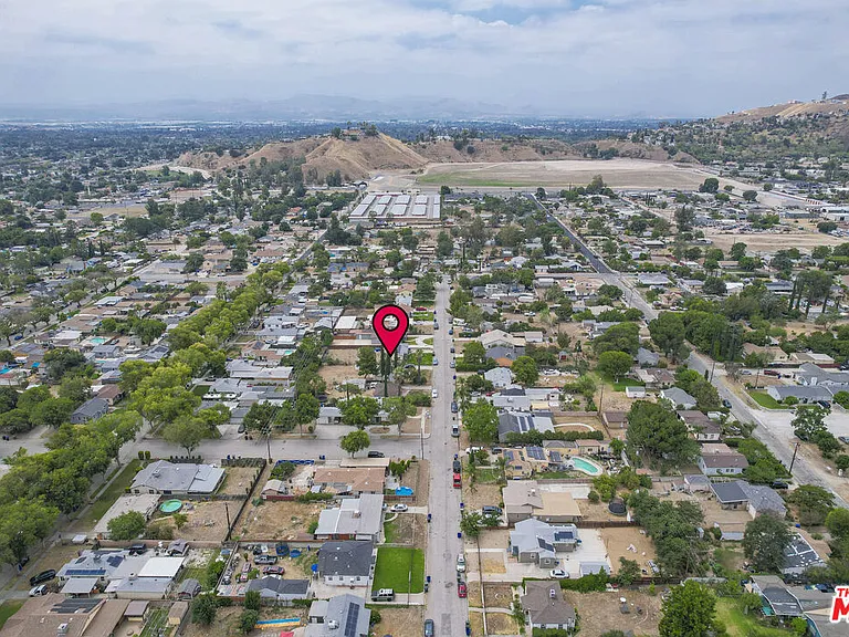 4555 Acacia Ave — Photo 28