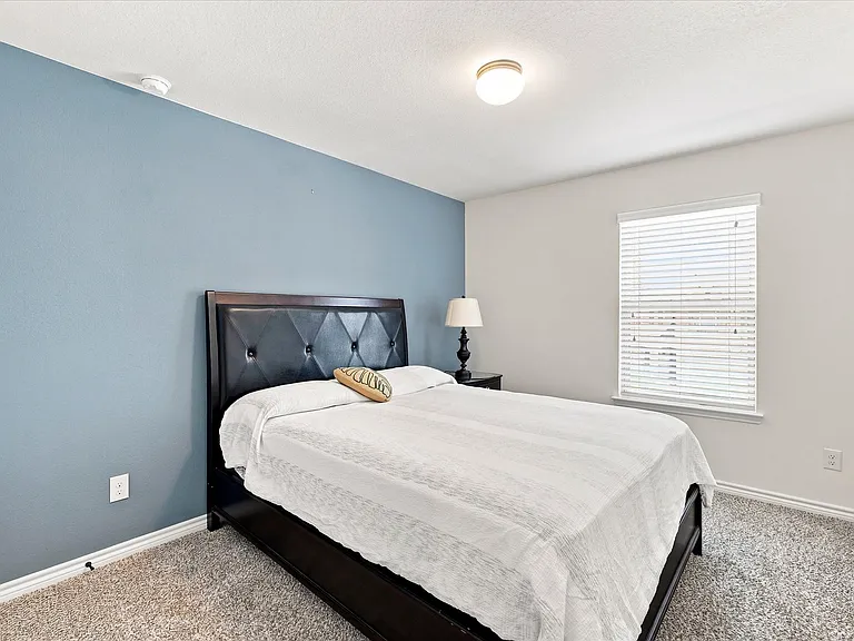 2613 Wayne Ave — Photo 7