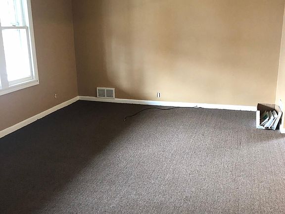 4th image of 708 8th St #2