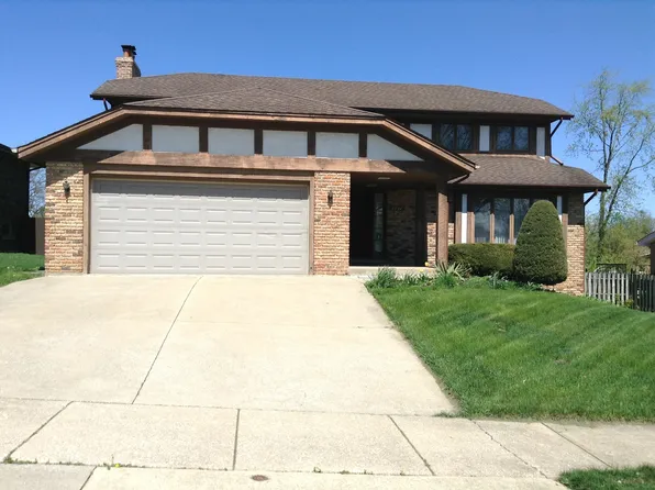 9042 Stratford Ln, Palos Hills, IL 60465