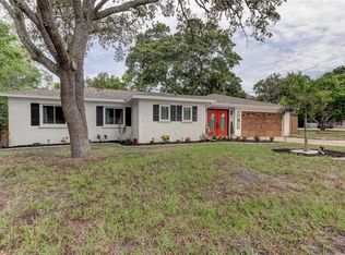 534 Carriage Hills Dr, Temple Terrace, FL 33617