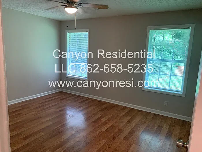220 Splitwood Ln — Photo 14
