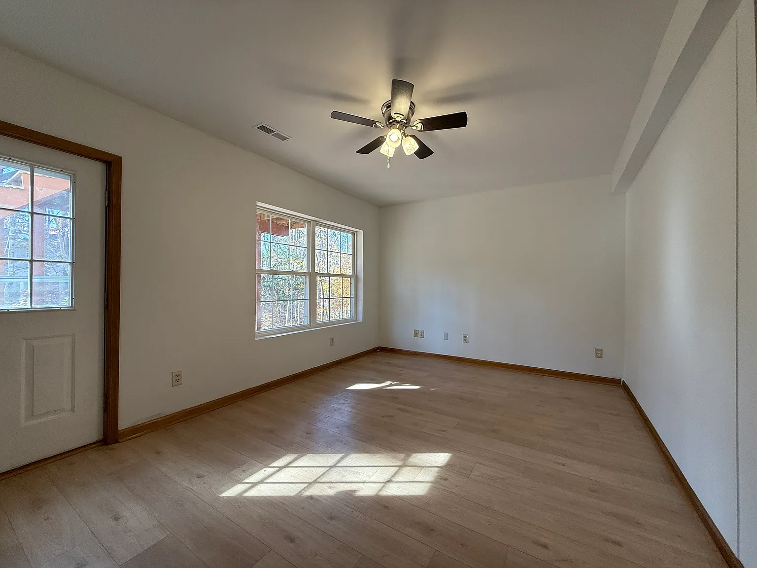 3 bed, 1660 sqft, $2,400 — Photo 4