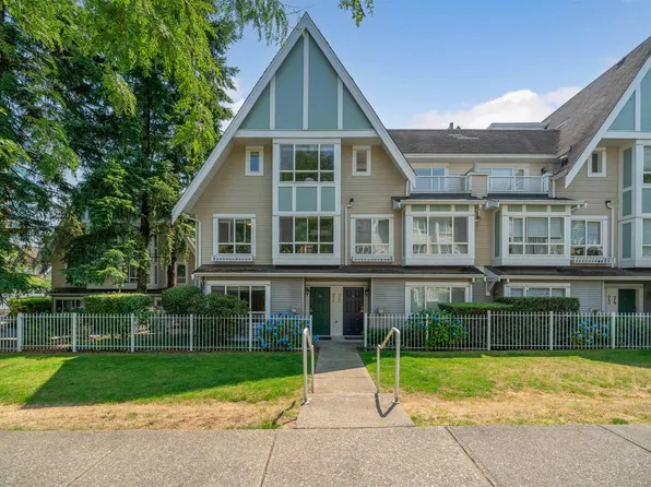 6588 Southoaks Cres #71, Burnaby, BC V5E 4K1