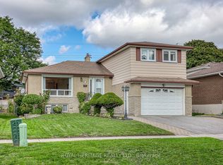 31 Purpledusk Trl, Toronto, ON M1E 4C6