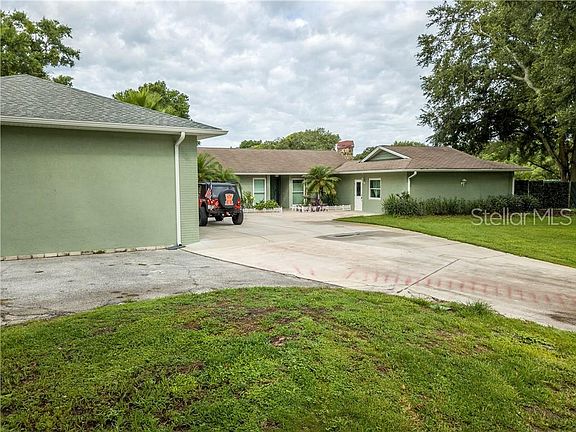 3rd image of 3525 Lake Joyce Dr