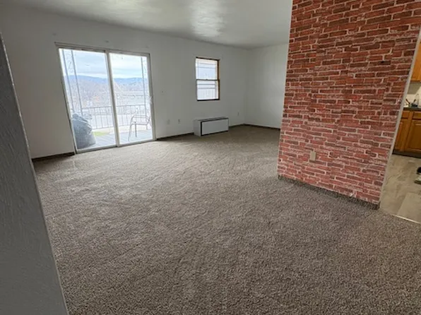 15 Susquehanna Ave, Hallstead, PA