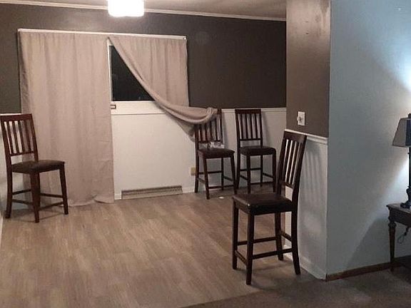2nd image of 1869 Lealand Ave