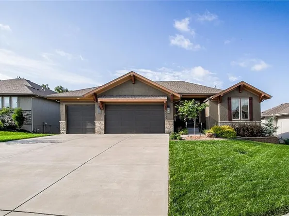 22235 W 98th Ter, Lenexa, KS 66220