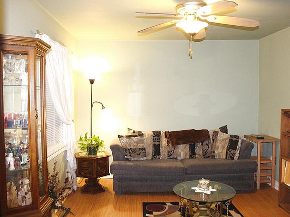 4th image of 326 Cottonwood St