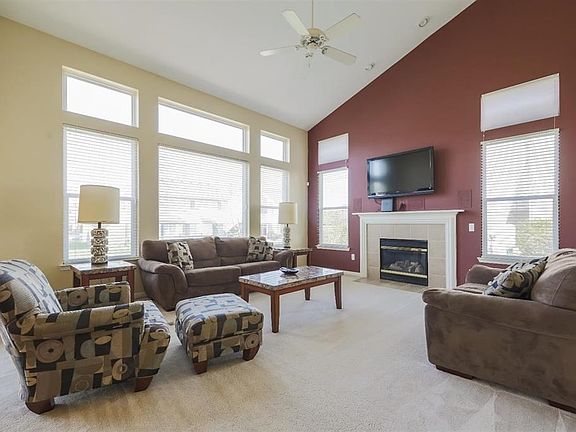5th image of 43648 Cedarhurst Dr