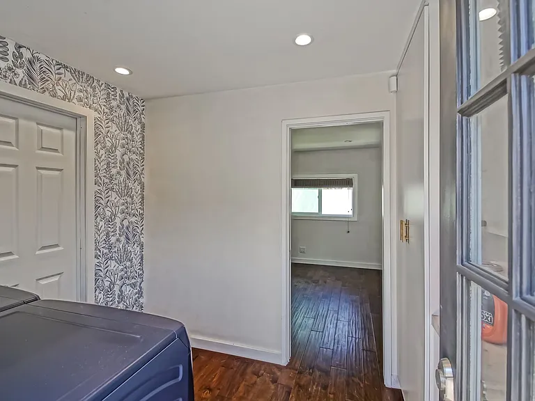 2621 Mathews Ave — Photo 38
