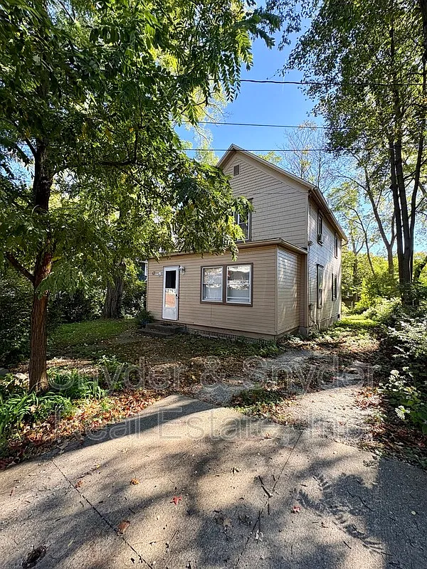 1 bed, 1.0 bath, $750 — Photo 1
