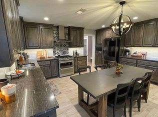 1811 Apache Dr, Dalhart, TX 79022