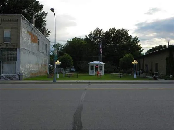 109 N Main St, Sherburn, MN 56171