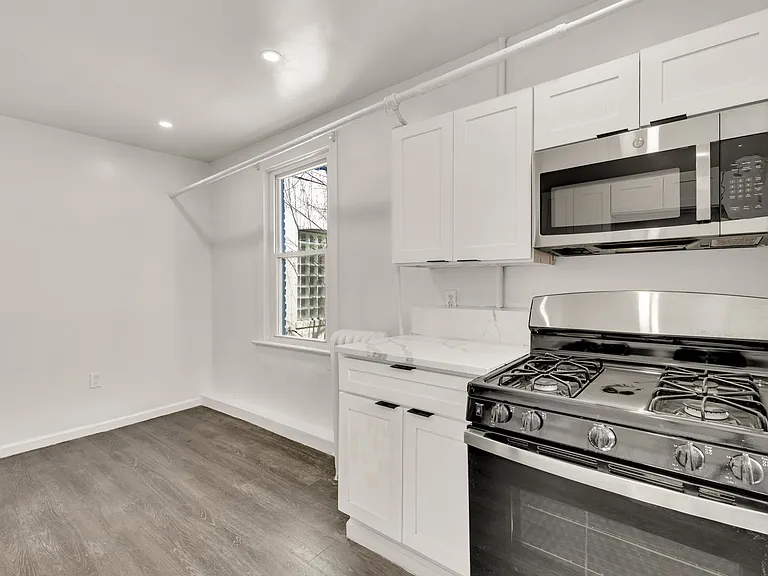 810 Otis Pl NW #3 — Photo 3