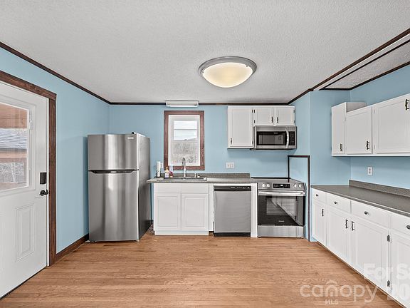 5th image of 7400 Corn Hill Rd