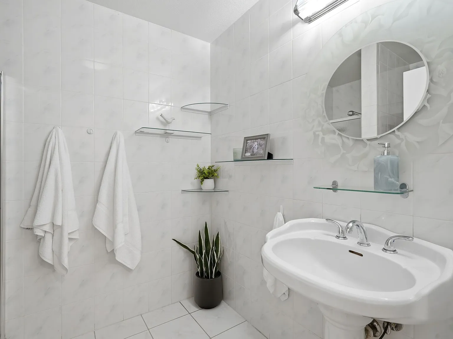 3 bed, 1260 sqft, $4,200 — Photo 3