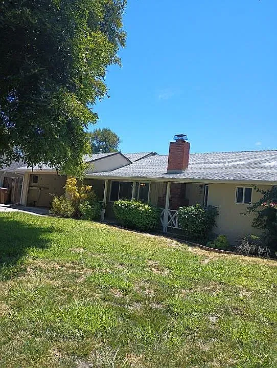 3 bed, 1400 sqft, $3,955 — Photo 1