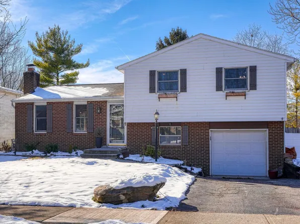 6523 Ponset St, Dublin, OH 43017