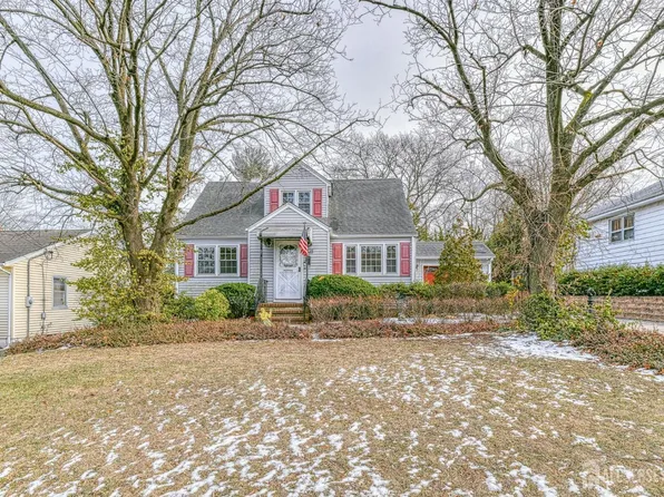 26 E Lakewood Ave, Milltown, NJ 08850