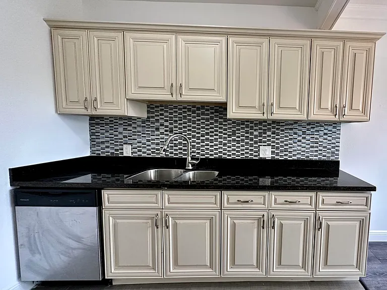 815 Upland Rd #6 — Photo 3