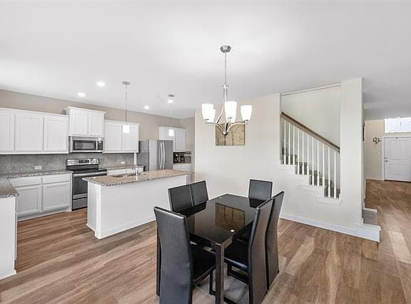 4th image of 7633 Parkview Dr