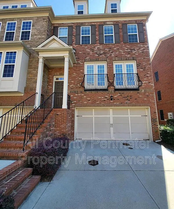 2428 Hadlow Ln
