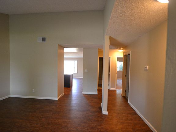 2nd image of 2204 Hamlin Dr