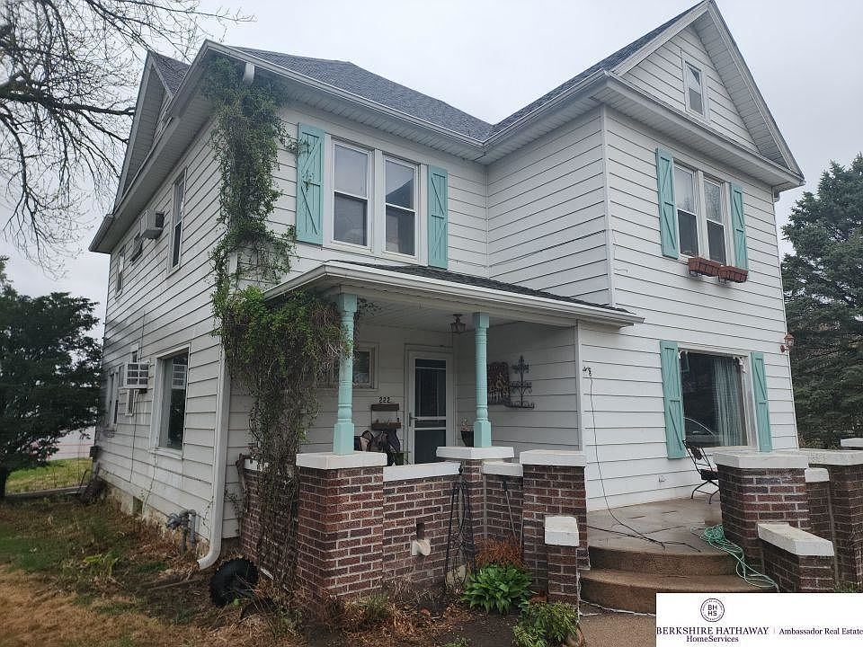 1st image of 222 E 26th St