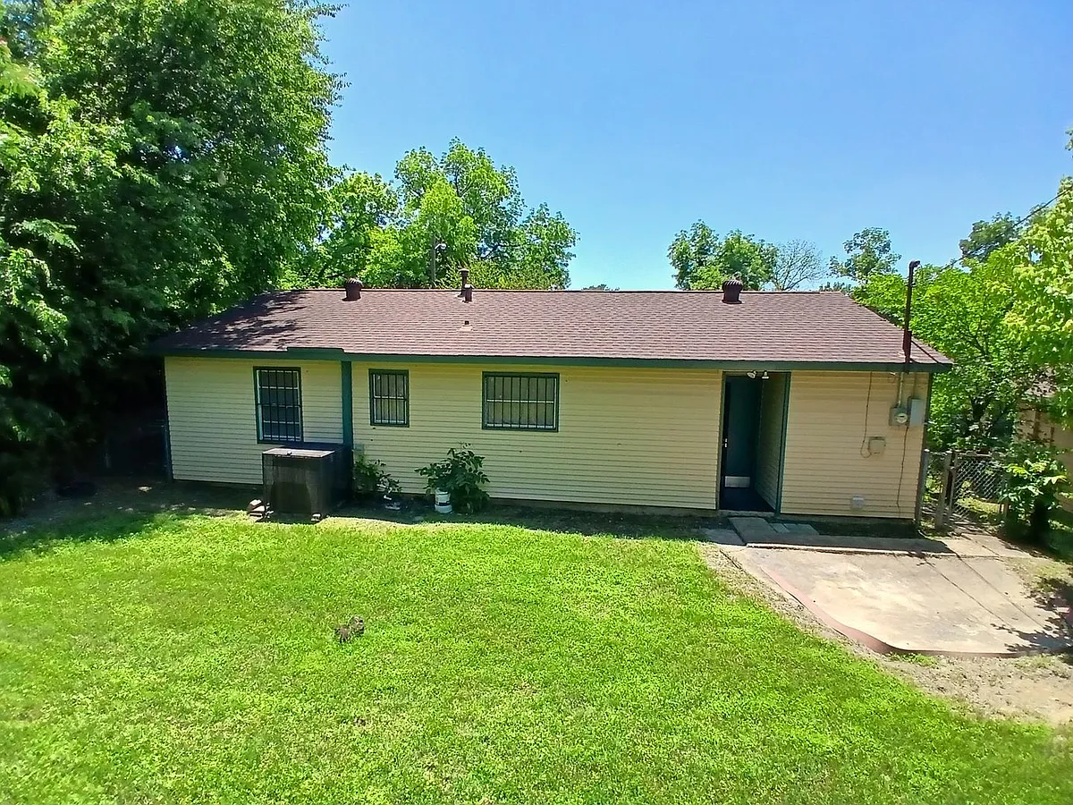 Building Photo - 2557 Talco Dr