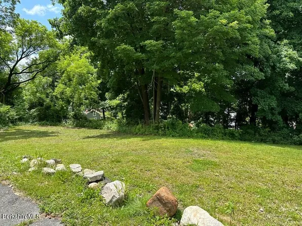 33 Circular Ave, Pittsfield, MA 01201