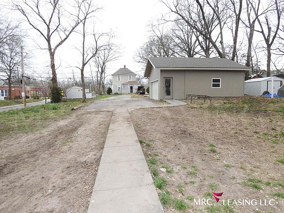 4th image of 724 S Crysler Ave #A