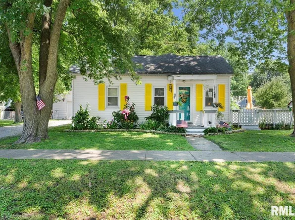 314 N Sherman St, Girard, IL 62640