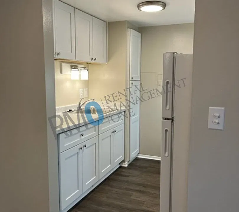 841 Ludlow Ave #203