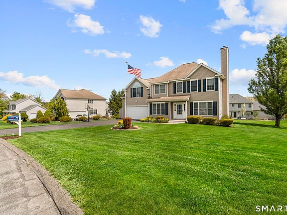 3rd image of 30 Reynolds Farm Road