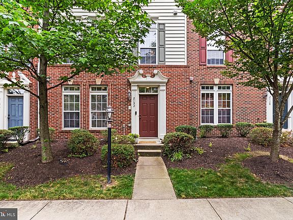 2nd image of 2132 Abbottsbury Way