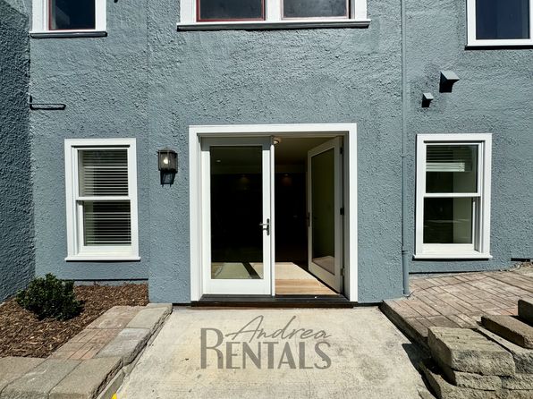 513 Boulevard Way #B
