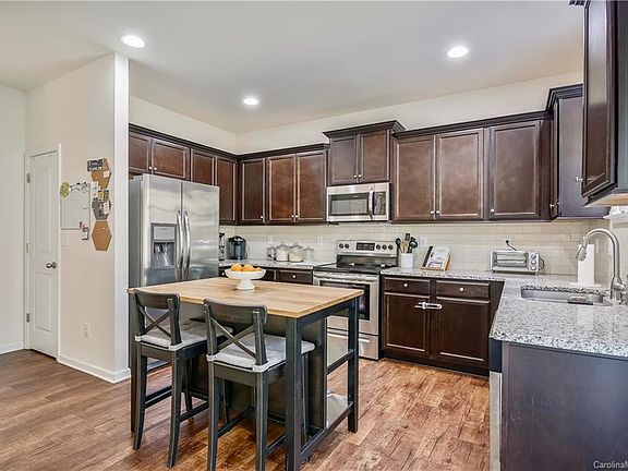5th image of 117 Queensway Ln