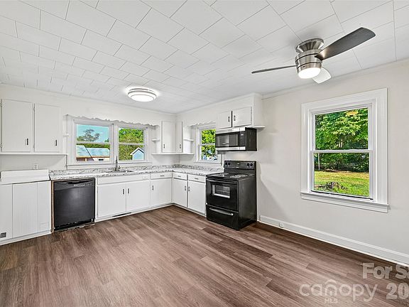 4th image of 94 Galaxie Dr