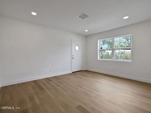 4th image of 3701 COPPER Circle E
