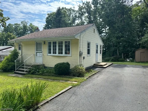 97 Cayuga Ave, Rockaway Twp., NJ 07866